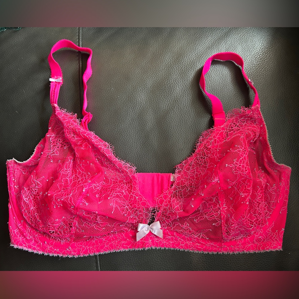Victoria's Secret 38DD Pink Lace Bra